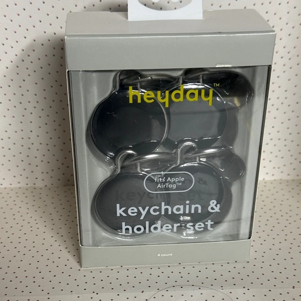 Heyday Black Keychain &‎ Holder Set
